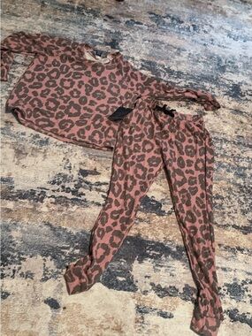 Woman’s Pink Leopard Print Lounge Set